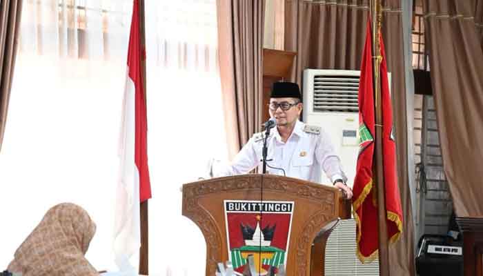 Wakil Walikota Ibnu Asis berikan jawaban atas pemandangan umum fraksi terhadap Ranperda APBD Kota Bukittinggi Tahun Anggaran 2026 dan Ranperda tentang perubahan atas Perda Nomor 1 Tahun 2019 tentang Pengelolaan Barang Milik Daerah