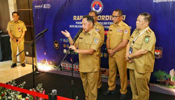 Mendagri Muhammad Tito Karnavian meminta kepala daerah tingkatkan kesiagaan hadapi bencana hidrometeorologi