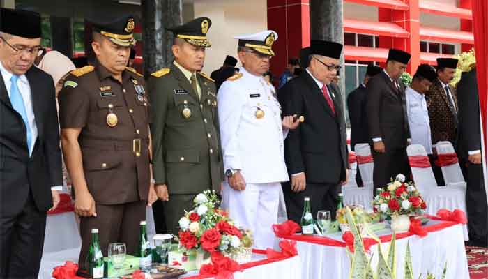 Ketua DPRD Sumbar: Jadikan Hari Pahlawan sebagai Penggerak Percepatan Pembangunan 1 Ketua DPRD Sumbar, Muhidi menghadiri Upacara Hari Pahlawan 10 November 2025 di halaman Kantor Gubernur