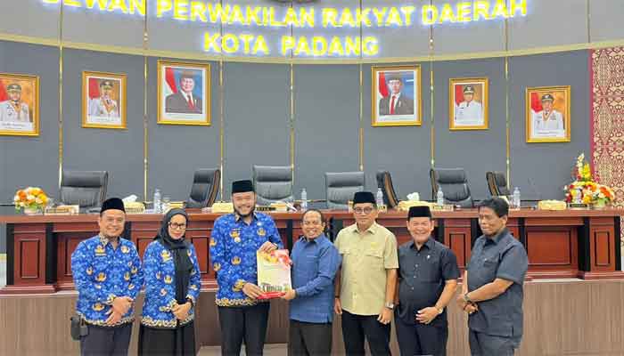 DPRD Kota Padang bersama Pemko Sepakati 2 Ranperda Menjadi Perda BMD dan SOTK