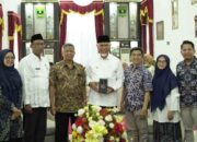 Gubernur Sumbar, Mahyeldi bersama Prof. Salman dari ITB terkait pengabdian masyarakat peningkatan kompetensi guru di Kepulauan Mentawai