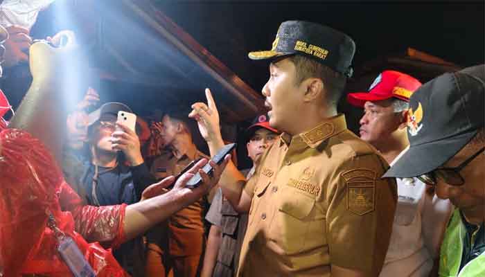 Potensi Cuaca Ekstrem hingga 3 Hari Lagi, Wagub Sumbar: Perangkat Pemerintah Harus Bergerak Cepat Tinjau Kondisi Masyarakat 1 Wagub Sumbar, Vasko Rusemy mengeluarkan instruksi tegas kepada seluruh perangkat pemerintah untuk bergerak cepat meninjau langsung kondisi masyarakat di lapangan menyikapi cuaca ekstrem