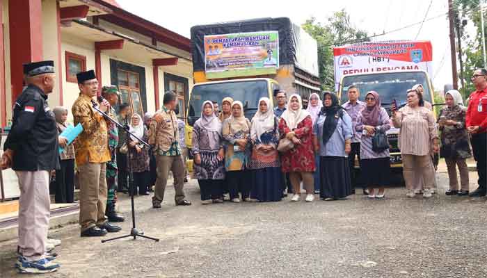 ASN Payakumbuh Barat dan HBT Berangkatkan Bantuan Korban Bencana Alam ke Agam 1 ASN Payakumbuh Barat dan HBT berangkatkan bantuan Korban Bencana Alam ke Palembayan, Kabupaten Agam