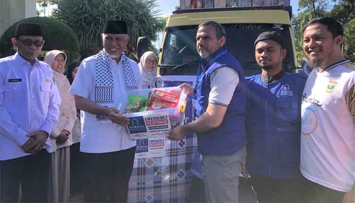 Al-Khair Foundation serahkan bantuan senilai Rp600 juta kepada Gubernur Mahyeldi untuk Warga Sumbar Terdampak Bencana