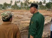 Tinjau Lokasi Bencana Banjir Bandang di Junjung Sirih, Gubernur Sumbar Serahkan Bantuan Kebutuhan Dasar