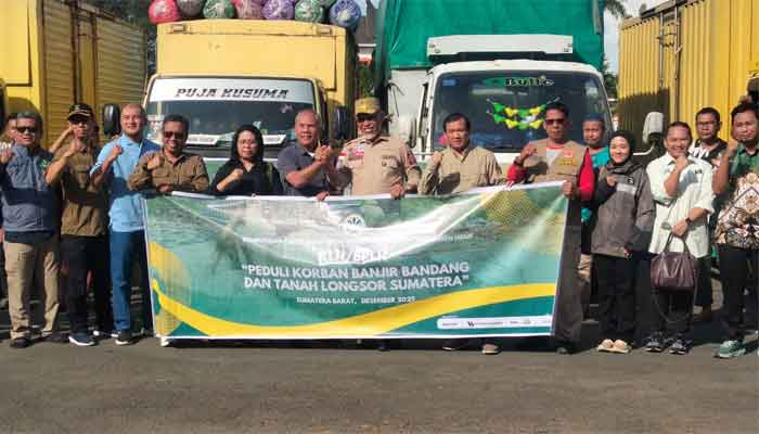 KLH Serahkan 23 Ton Bantuan Donasi untuk Korban Bencana Alam Sumbar 1 KLHK Serahkan 23 Ton Bantuan Donasi untuk Sumbar