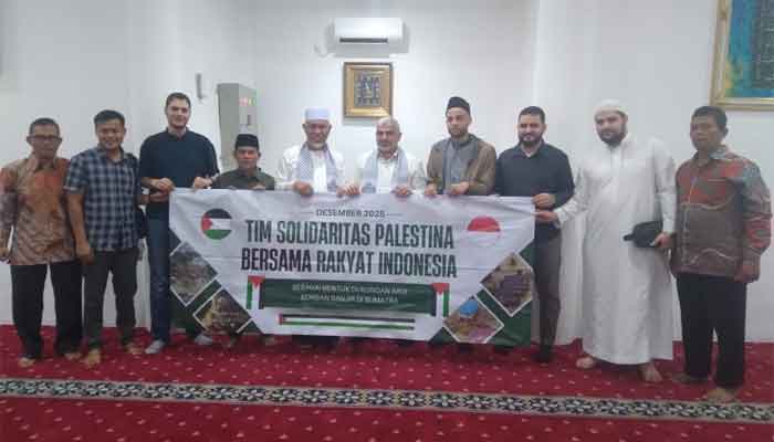 Tim Solidaritas Palestina Bersama Rakyat Indonesia serahkan bantuan kemanusiaan untuk korban banjir di Sumbar