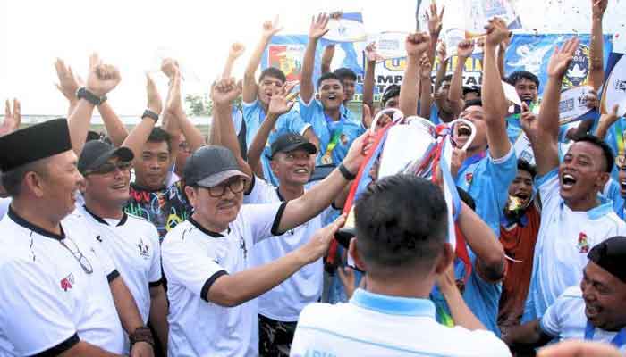 Pekan Olahraga Kabupaten Lampung Utara resmi ditutup oleh Bupati Hamartoni Ahadis di Lapangan Sepak Bola Stadion Sukung Kotabumi