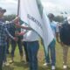 Penyerahan bendera Pordasi Sumbar kepada Wali Kota Sawahlunto, Riyanda Putra sebagai tanda dimulainya Bank Nagari Sawahlunto Derby