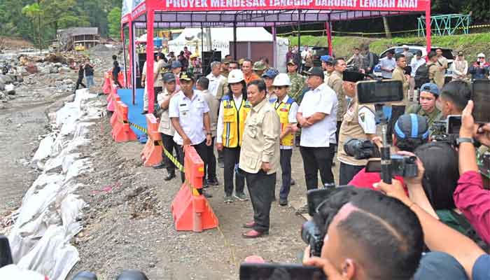 Presiden Prabowo Tinjau Jalan Nasional yang Putus di Lembah Anai