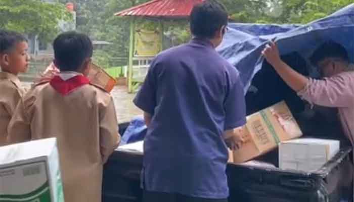 SDIT Alam Talago Sawahlunto Salurkan Donasi Bantuan Korban Bencana Alam di Jorong Labuah Maninjau