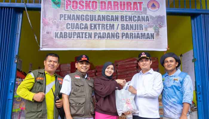 Para Senator Serahkan Berbagai Macam Bantuan ke Berbagai Daerah di Sumbar