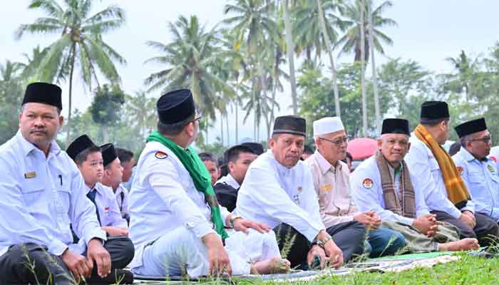 Pemko Payakumbuh Ajak Masyarakat Perkuat Empati untuk Korban Bencana 1 Wakil Wali Kota Elzadaswarman saat Tablig Akbar dan Istighotsah yang digelar Kantor Kemenag Kota Payakumbuh di Lapangan Sari Bulan, Sawah Padang