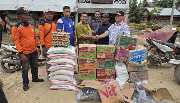 Senator DPD RI, Azhari Cage salurkan bantuan bagi korban banjir bandang di Aceh