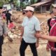 Wakil Ketua DPRD Kota Padang, Mastilizal Aye saat meninjau lokasi bencana banjir dan longsor