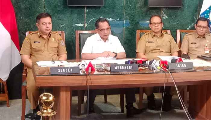 Berangkat Umrah Tanpa Izin, Mendagri Jatuhi Sanksi Pemberhentian kepada Bupati Aceh