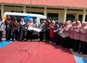 Peduli Dunia Pendidikan, Anggota DPRD Sumbar Hj. Aida Salurkan 1 Unit Mobil untuk SMAN 1 Gunuang Omeh
