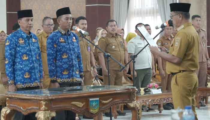 Bupati Solok Selatan Lantik 2 Pejabat Administrator Hasil Sistem Manajemen Talenta