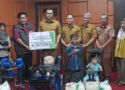 Kemensos Salurkan Bantuan ATENSI bagi 196 Penerima Manfaat di Sijunjung