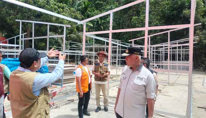 Gubernur Mahyeldi Tinjau Pembangunan 62 Unit Huntara di Bayang Utara Pessel 1 Gubernur Sumbar, Mahyeldi Tinjau Pembangunan Huntara di Bayang Utara Pessel
