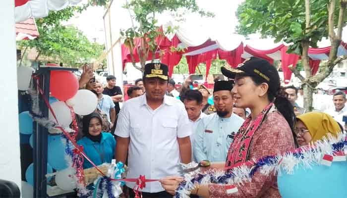 Bupati Dharmasraya, Annisa Suci Ramadhani bersama Wagub Sumbar, Vasko Ruseimy resmikan Kantor Samsat Nagari di Kecamatan Sungai Rumbai