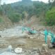 Pengerjaan perbaikan ruas jalan Lembah Anai di Kabupaten Tanah Datar, Sumatera Barat