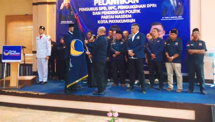 Fadly Amran Kukuhkan DPD Nasdem Kota Payakumbuh