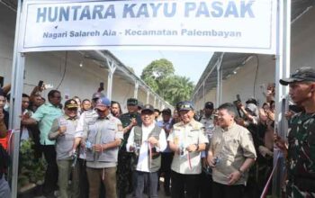 Tito Karnavian Resmikan Huntara di Kayu Pasak Agam 7 Kasatgas Percepatan Rehabilitasi dan Rekonstruksi Pascabencana Sumatera, Muhammad Tito Karnavian meresmikan Hunian Sementara (Huntara) Kayu Pasak di Kabupaten Agam, Sumatera Barat