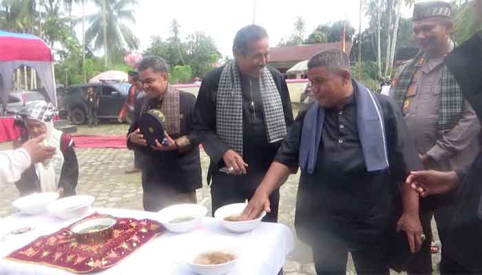 Kaum Adat Kerajaan Tiang Panjang Sungai Dareh Gelar Tradisi Manjalang ke Rumah Gadang dan Balimau