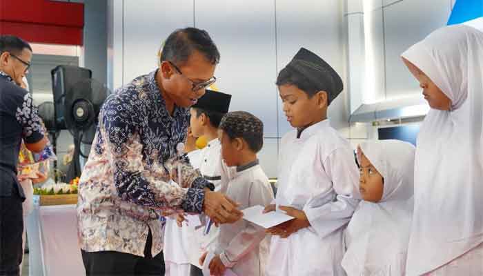Sambut Ramadan 1447 H, Pertamina Patra Niaga Regional Sumbagut Salurkan Santunan bagi Anak Yatim 1 Pertamina Patra Niaga Regional Sumbagut Salurkan Santunan bagi Anak Yatim