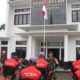 Satgas TMMD ke-127 Kodim 0624/Kabupaten Bandung adakan Pelatihan PBB dan Pembinaan Anggota Linmas Desa Cipelah