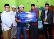 Wako Payakumbuh Serahkan Bantuan Rp35 Juta untuk Pembangunan Masjid Baiturrahman Ompang Tanah Sirah
