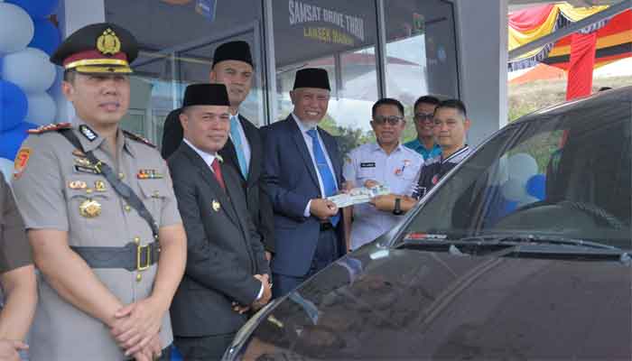 Permudah Warga Bayar Pajak di Sijunjung, Gubernur Mahyeldi Resmikan Samsat Drive Thru Lansek Manih