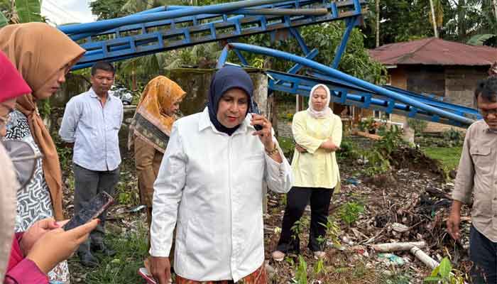 Akses Ribuan Warga Terputus, Endarmy Desak Pembangunan Jembatan Salisikan Diprioritaskan 1 Anggota DPRD Sumbar, Endarmymelaksanakan reses perorangan di Korong Salisikan, Nagari Sungai Buluh Timur, Kecamatan Batang Anai, Kabupaten Padang Pariaman