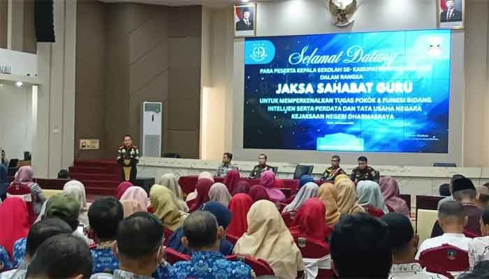 Kejari bersama Dinas Pendidikan Sosialisasikan tentang Hukum kepada Kepala Sekolah se Kabupaten Dharmasraya