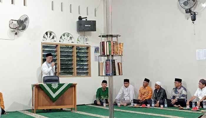 Mustafa Kamal memberi sambutan saat buka puasa bersama yang diinisiasi PD Muhammadiyah Kota Sawahlunto