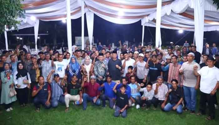 Suasana Buka Puasa Wako dan Wawako Payakumbuh Bersama Petugas Kebersihan Penuh Keakraban