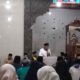 Bupati Limapuluh Kota, Safni Sikumbang saat Safari Ramadan di Masjid Al Hidayah Jorong Guguak, Nagari Ampalu