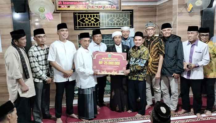 Wakil Bupati Solok Pimpin Tim Safari Ramadan ke Masjid Darul Hikmah Koto Gadang Nagari Talang