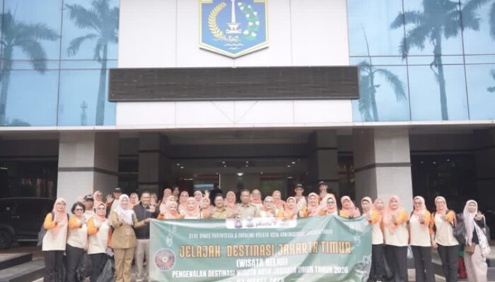 Wali Kota Jakarta Timur Lepas Peserta Pengenalan Destinasi Wisata Religi 2026