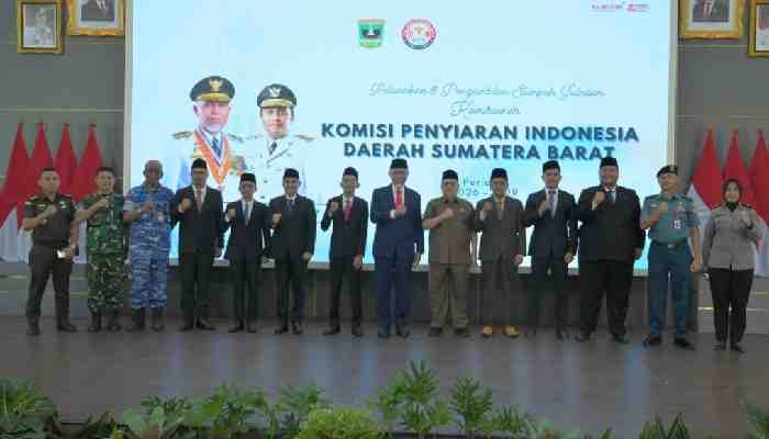 Lantik Komisioner KPID Sumbar Periode 2026–2029, Gubernur Mahyeldi Usul Pengawasan Penyiaran Jangkau Konten Media Sosial