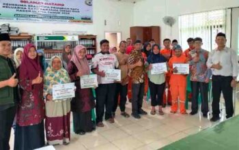 Baznas Dharmasraya salurkan zakat kepada Mustahik di bulan Ramadan 1447 H