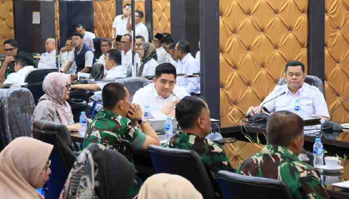 Tetapkan Status Tanggap Darurat Bencana Karhutla dan Kekeringan, Bupati Bintan Minta OPD Gotong Royong Salurkan Air Bersih