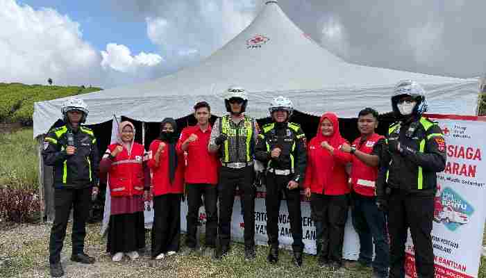 Sat Lantas Polres Solok Atur Arus Lalu Lintas secara Intensif di Jalur Kebun Teh Nagari Aia Batumbuak