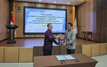 Wako Payakumbuh, Zulmaeta Serahkan Laporan Keuangan Pemerintah Daerah 2025