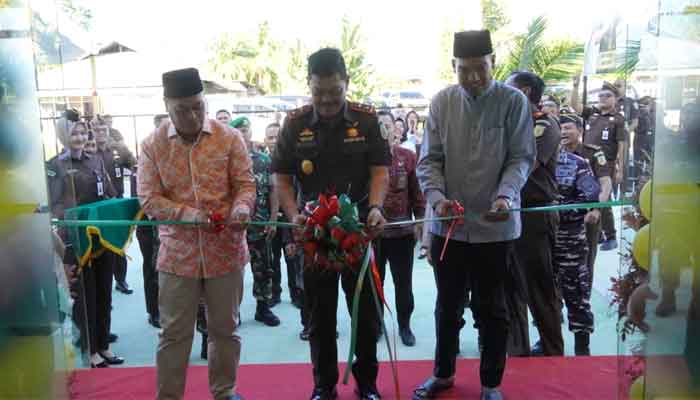 Kajati Kepri, J. Devy Sudarso Resmikan gedung baru PTSP dan Gedung Serbaguna Kejaksaan Negeri Lingga