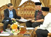 Gubernur Mahyeldi Serahkan Proposal Pembangunan Pusat Kebudayaan Sumbar kepada Menteri Kebudayaan Fadli Zon