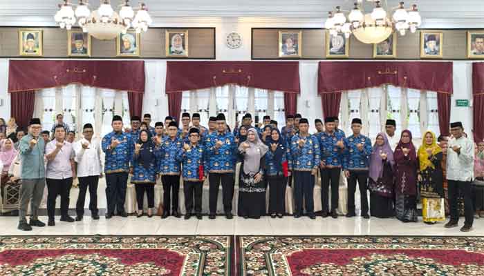 Pelantikan 32 Pejabat Administrator dan Pengawas di lingkungan Pemprov Sumbar