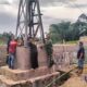 Anggota Koramil 2416/Pacet Kodim 0624/Kabupaten Bandung bahu membahu bersama Tim Asnik Puziad membangun Jembatan Gantung Perintis Garuda Tahap II di Kecamatan Pacet