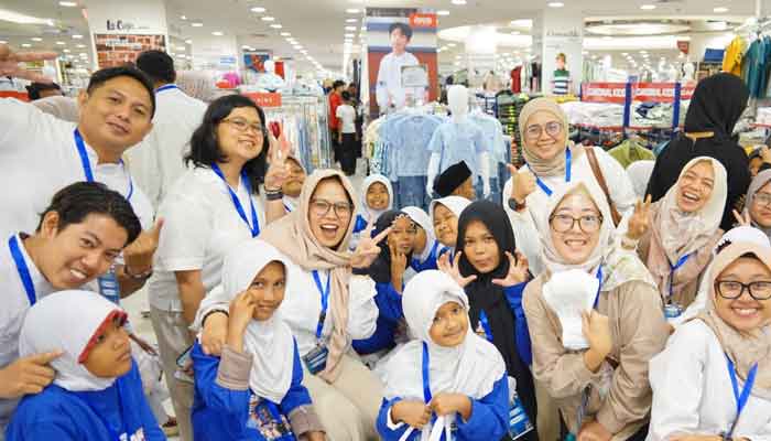 Pertamina Patra Niaga Regional Sumbagut Ikut Semangat Berbagi Baju Lebaran